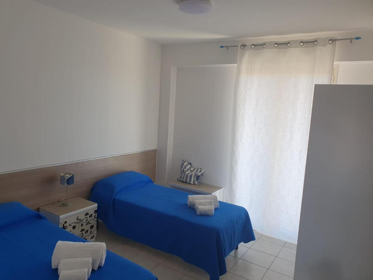 Casa Vacanze Il Giardino Dei Girasoli Marina di Ragusa Ngoại thất bức ảnh