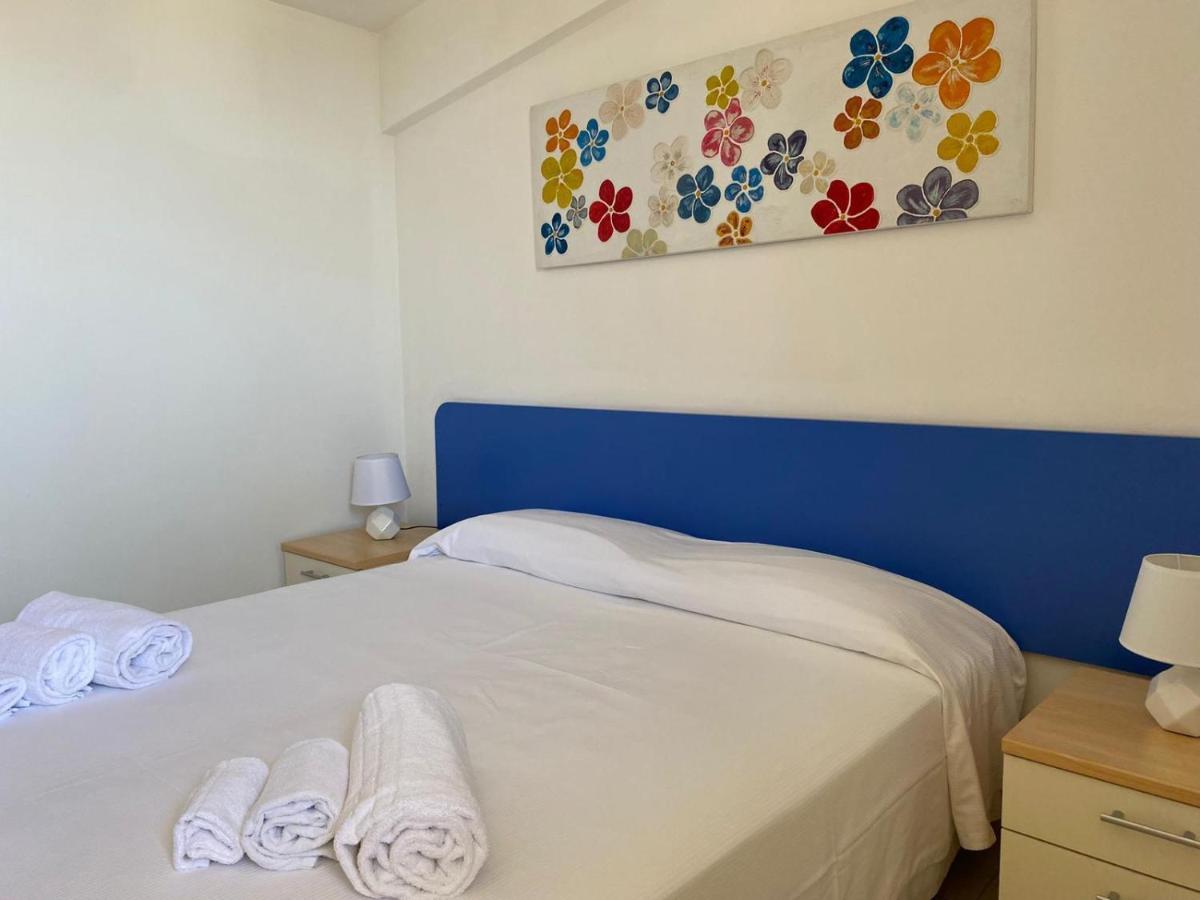 Casa Vacanze Il Giardino Dei Girasoli Marina di Ragusa Ngoại thất bức ảnh
