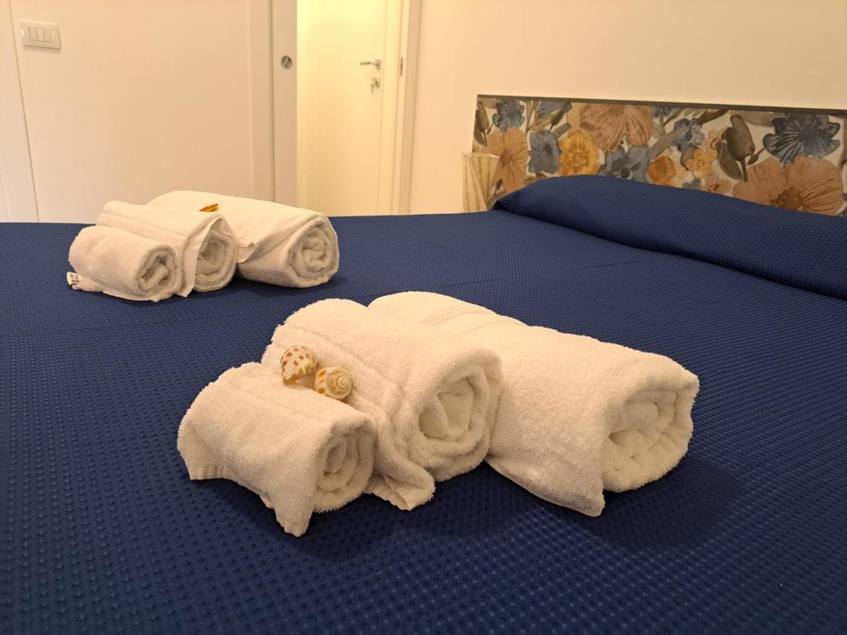 Casa Vacanze Il Giardino Dei Girasoli Marina di Ragusa Ngoại thất bức ảnh